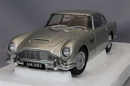 AUTOart 1/18 Aston Martin DB5 Silver Metallic