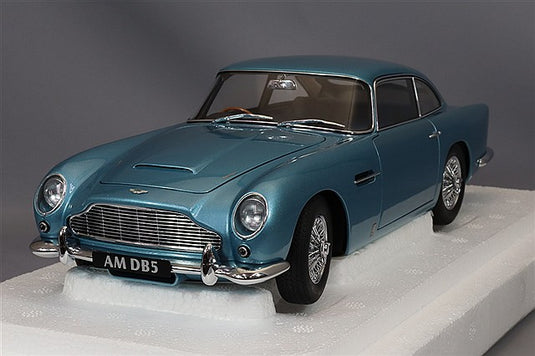 AUTOart 1/18 Aston Martin DB5 Light Blue Pearl