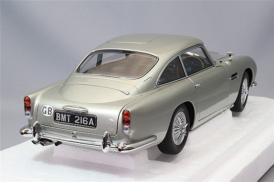 AUTOart 1/18 Aston Martin DB5 "007 Goldfinger" Bond Car