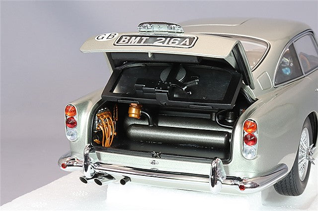 Carica immagine in Galleria Viewer, AUTOart 1/18 Aston Martin DB5 &quot;007 Goldfinger&quot; Bond Car
