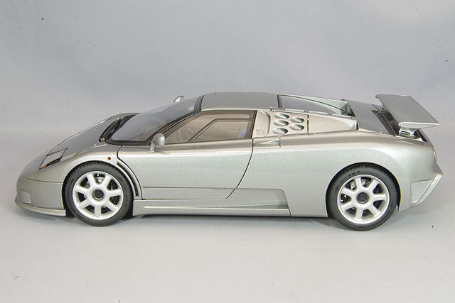 Carica immagine in Galleria Viewer, AUTOart 1/18 Bugatti EB110 SS Silver Metallic

