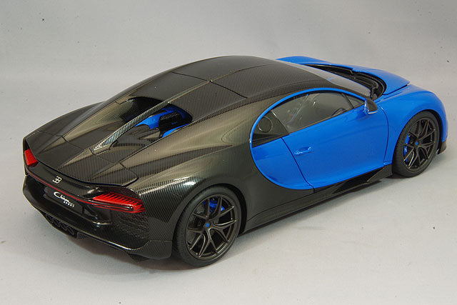 Carica immagine in Galleria Viewer, AUTOart 1/18 Bugatti Chiron Sport 2019 French Blue / Carbon Black
