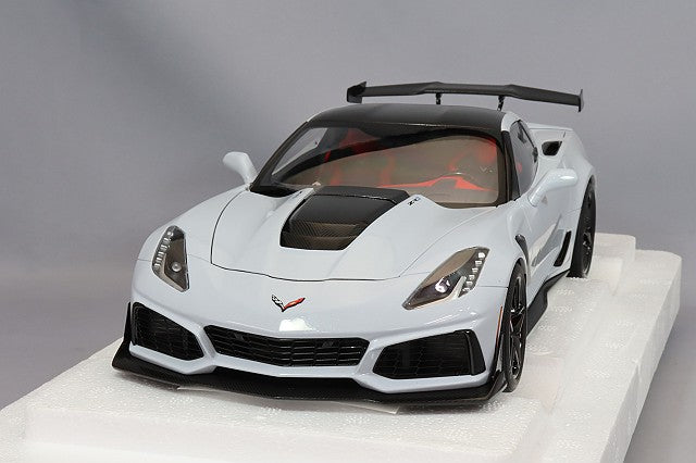 AUTOart 1/18 Chevrolet Corvette (C7) ZR1 Gray Metallic