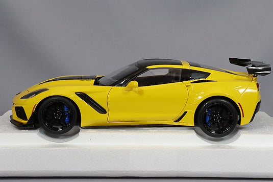 AUTOart 1/18 Chevrolet Corvette (C7) ZR1 Yellow