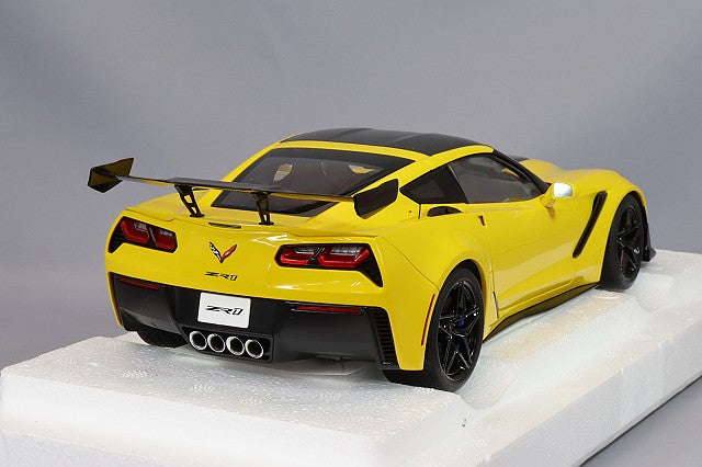 Carica immagine in Galleria Viewer, AUTOart 1/18 Chevrolet Corvette (C7) ZR1 Yellow
