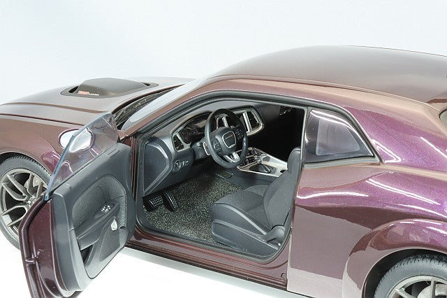 Carica immagine in Galleria Viewer, AUTOart 1/18 Dodge Challenger R/T Scat Pack Widebody 2022 Hellraisin (Metallic Purple)
