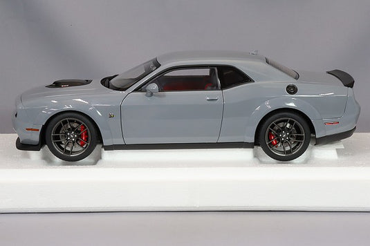 AUTOart 1/18 Dodge Challenger R/T Scat Pack Widebody 2022 Smoke Show (Gray)