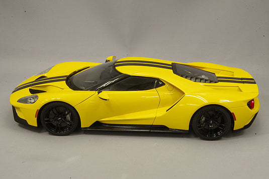 AUTOart 1/18 Ford GT 2017 Yellow / Black Stripe
