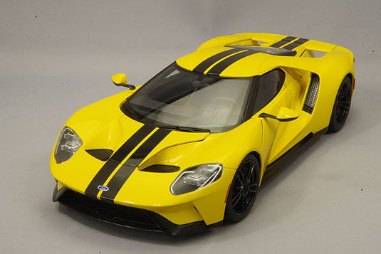 AUTOart 1/18 Ford GT 2017 Yellow / Black Stripe