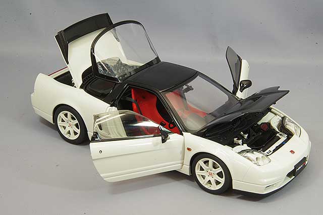 Carica immagine in Galleria Viewer, AUTOart 1/18 Honda NSX-R (NA2) Championship White / Black Carbon
