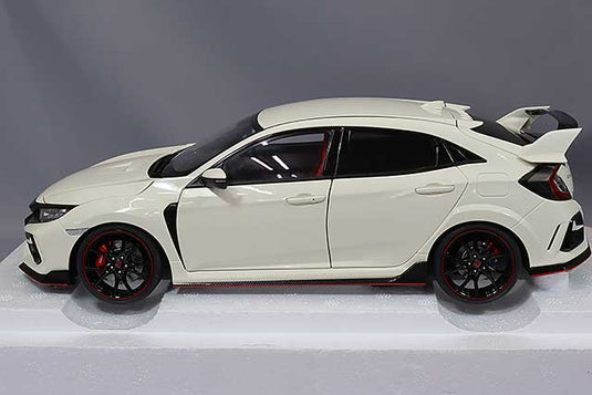AUTOart 1/18 Honda Civic Type R (FK8) 2021 Championship White