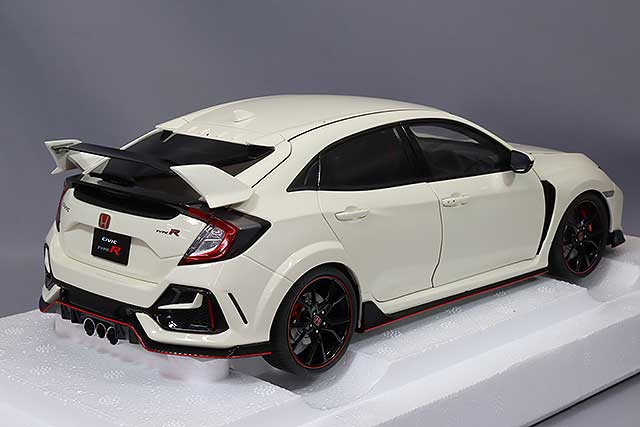 Carica immagine in Galleria Viewer, AUTOart 1/18 Honda Civic Type R (FK8) 2021 Championship White

