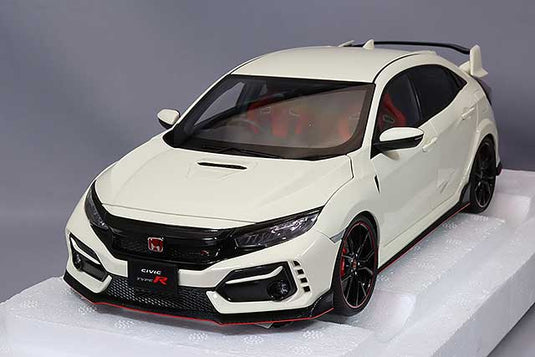 AUTOart 1/18 Honda Civic Type R (FK8) 2021 Championship White