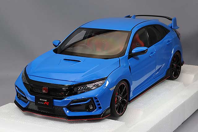 AUTOart 1/18 Honda Civic Type R (FK8) 2021 Racing Blue Pearl