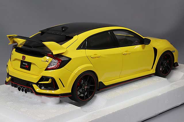 Carica immagine in Galleria Viewer, AUTOart 1/18 Honda Civic Type R (FK8) Limited Edition Sunlight Yellow II
