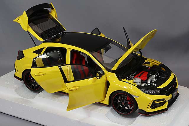 Carica immagine in Galleria Viewer, AUTOart 1/18 Honda Civic Type R (FK8) Limited Edition Sunlight Yellow II
