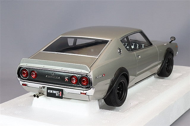 Carica immagine in Galleria Viewer, AUTOart 1/18 Nissan Skyline 2000GT-R (KPGC110) Tuned Ver. Silver
