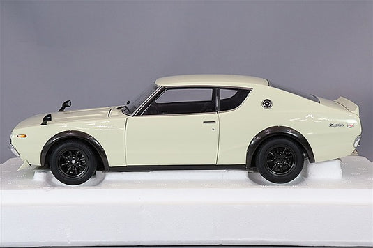 AUTOart 1/18 Nissan Skyline 2000GT-R (KPGC110) Tuned Ver. White