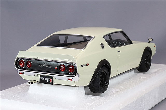 Carica immagine in Galleria Viewer, AUTOart 1/18 Nissan Skyline 2000GT-R (KPGC110) Tuned Ver. White

