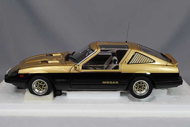 Carica immagine in Galleria Viewer, AUTOart 1/18 Nissan Fairlady 280Z &quot;Seibu Keisatsu&quot; Super Z
