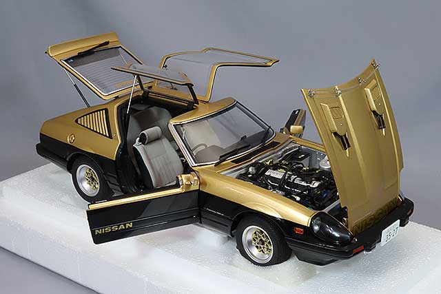 Carica immagine in Galleria Viewer, AUTOart 1/18 Nissan Fairlady 280Z &quot;Seibu Keisatsu&quot; Super Z
