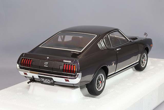 Carica immagine in Galleria Viewer, AUTOart 1/18 Toyota Celica Liftback 2000GT (RA25) 1973 Dark Purple Metallic
