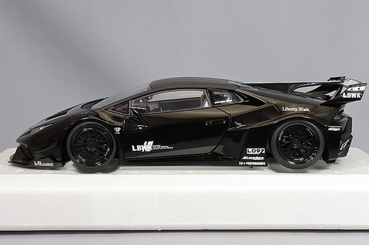 AUTOart 1/18 Liberty Walk LB-SILHOUETTE WORKS Lamborghini Huracan GT Black