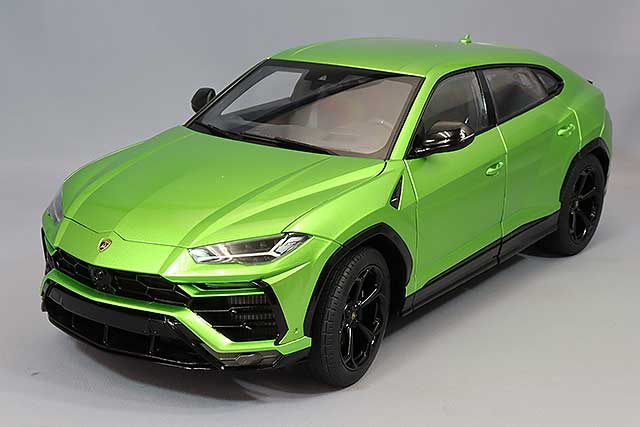 AUTOart 1/18 Lamborghini Urus Pearl Green