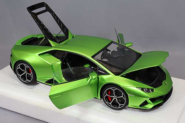Carica immagine in Galleria Viewer, AUTOart 1/18 Lamborghini Huracan EVO Pearl Green
