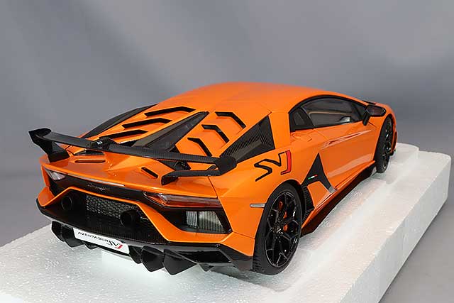 Carica immagine in Galleria Viewer, AUTOart 1/18 Lamborghini Aventador SVJ Pearl Orange
