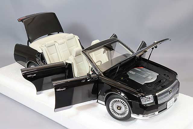 Carica immagine in Galleria Viewer, AUTOart 1/18 Toyota Century Convertible &quot;Kamui&quot; Eternal Black
