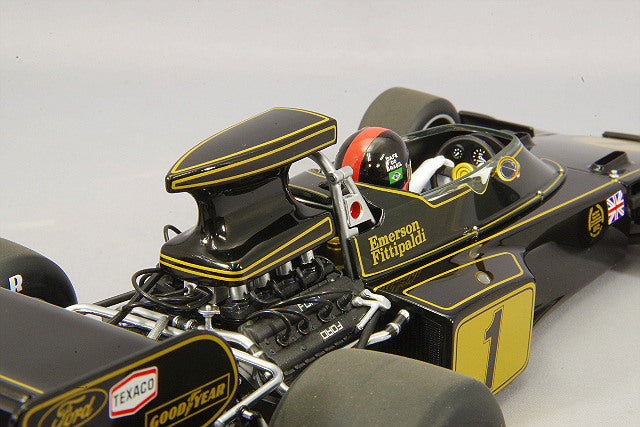 Laden Sie das Bild in Galerie -Viewer, AUTOart 1/18 Lotus 72E 1973 F1 #1 E. Fittipaldi with Driver Figure
