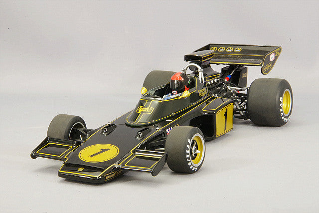 AUTOart 1/18 Lotus 72E 1973 F1 #1 E. Fittipaldi with Driver Figure
