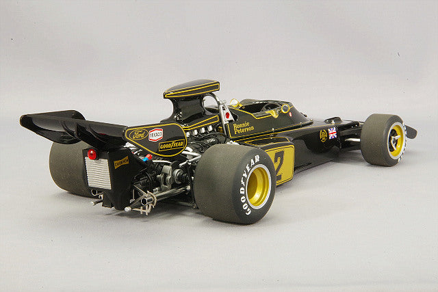 Laden Sie das Bild in Galerie -Viewer, AUTOart 1/18 Lotus 72E 1973 F1 #2 R. Peterson
