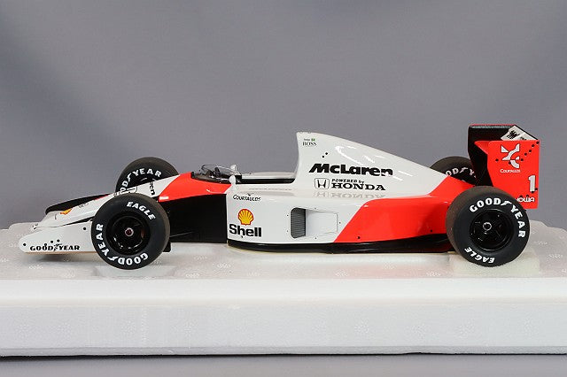 Laden Sie das Bild in Galerie -Viewer, AUTOart 1/18 McLaren Honda MP4/6 F1 1991 Japan GP #1 A. Senna (with McLaren Logo)
