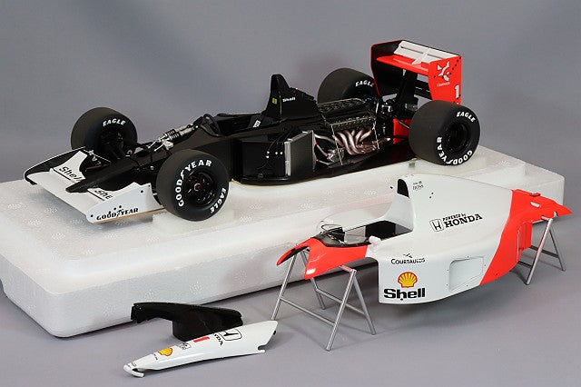 Laden Sie das Bild in Galerie -Viewer, AUTOart 1/18 McLaren Honda MP4/6 F1 1991 Japan GP #1 A. Senna
