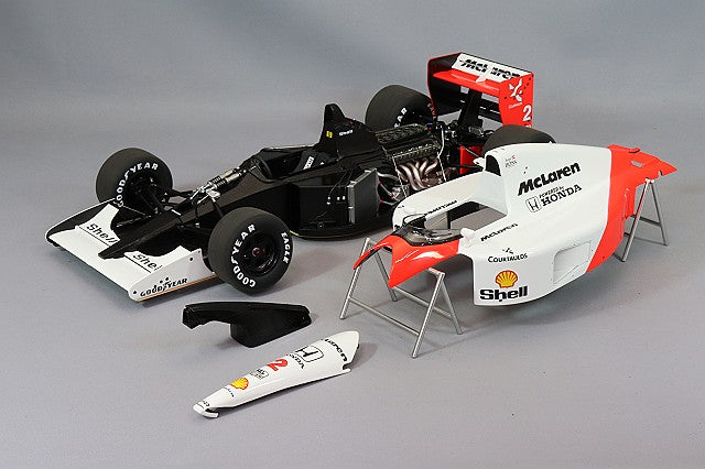 Carica immagine in Galleria Viewer, AUTOart 1/18 McLaren Honda MP4/6 1991 Japan GP #2 G. Berger (with McLaren Logo)
