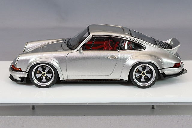 Cargue la imagen en el visor de la galería, EIDOLON 1/43 Singer 911 DLS Silver
