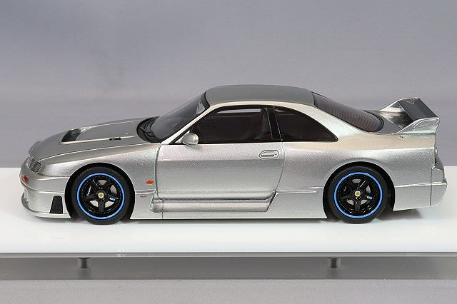 Cargue la imagen en el visor de la galería, EIDOLON 1/43 Nismo GT-R LM Road Car 1995
