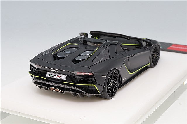 Cargue la imagen en el visor de la galería, EIDOLON 1/43 Lamborghini Aventador S Roadster Japan Ltd. Edition 2021 Nero Pulso / Green Stripe

