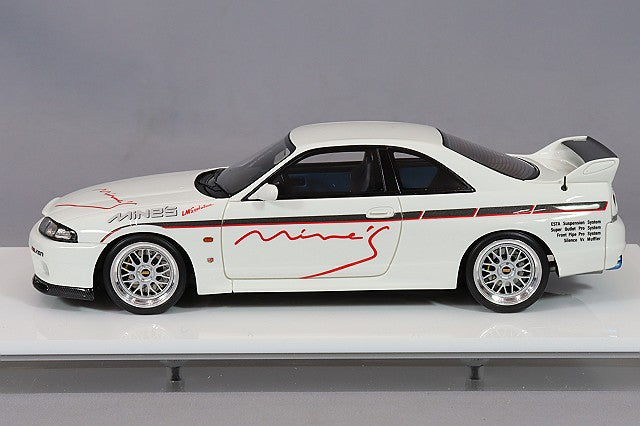 Cargue la imagen en el visor de la galería, EIDOLON 1/43 Mine&#39;s Skyline GT-R (BCNR33) White
