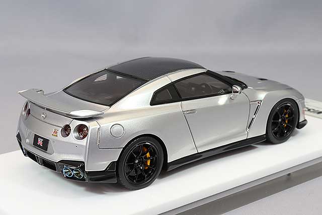 Laden Sie das Bild in Galerie -Viewer, EIDOLON 1/43 Nissan GT-R Track Edition Engineered by Nismo T-Spec 2024 Ultimate Metal Silver
