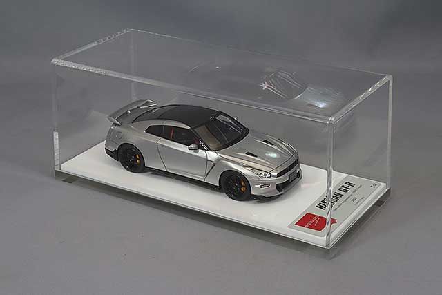 Laden Sie das Bild in Galerie -Viewer, EIDOLON 1/43 Nissan GT-R Track Edition Engineered by Nismo T-Spec 2024 Ultimate Metal Silver
