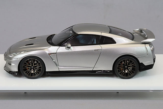 Laden Sie das Bild in Galerie -Viewer, EIDOLON 1/43 Nissan GT-R Premium Edition 2025 Ultimate Metal Silver
