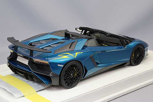 EIDOLON 1/18 Lamborghini Aventador LP750-4 SV Roadster 2015 Artemis Green (Yellow Large SV Logo)