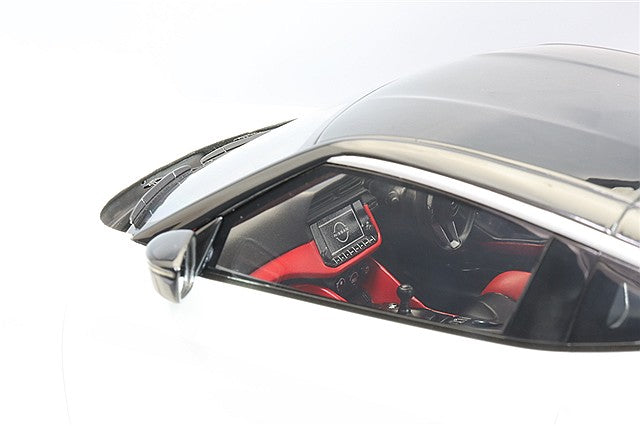 Laden Sie das Bild in Galerie -Viewer, EIDOLON 1/18 Nissan Fairlady Z Version ST 2023 Prism White / Super Black

