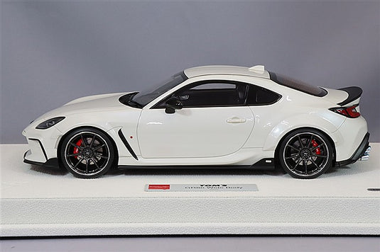 EIDOLON 1/18 TOM'S GR86 Wide Body 2022 Crystal White Pearl