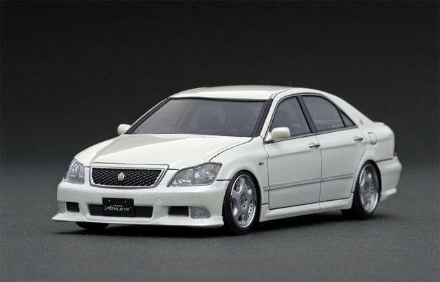Load image into Gallery viewer, ignition model 1/43 Toyota Crown (GRS180) 3.5 Athlete Pearl White
