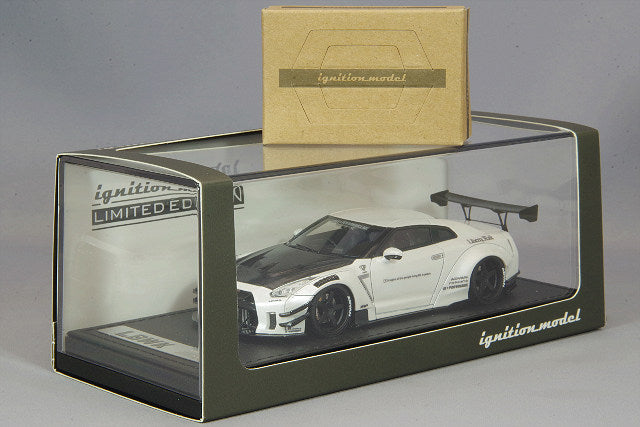 Carica immagine in Galleria Viewer, Overseas Model Ignition Model 1/43 LB-WORKS Nissan GT-R R35 Type 2 White with Chisaki Kato Metal Figure IG2553
