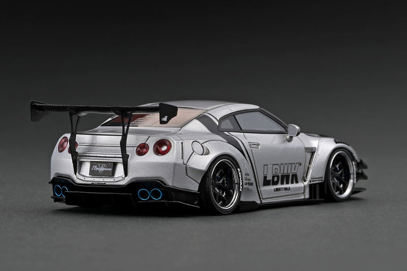 Laden Sie das Bild in Galerie -Viewer, ignition model 1/43 LB-Silhouette WORKS GT Nissan 35GT-RR Silver
